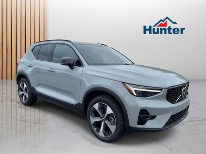 New 2026 Volvo XC40 B5 Plus w/ Protection Package Premier