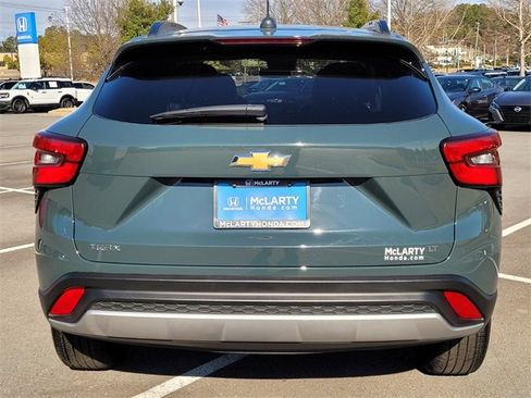 Used 2025 Chevrolet Trax LT image 6