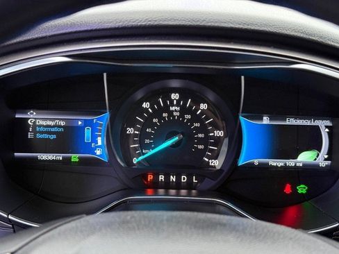 Used 2017 Ford Fusion SE image 22