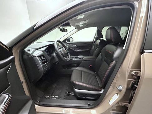 Certified 2025 Nissan Rogue SV AWD/4WD image 10
