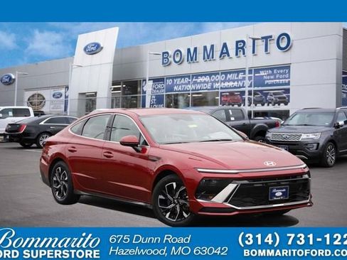 Used 2025 Hyundai Sonata SEL FWD image 1