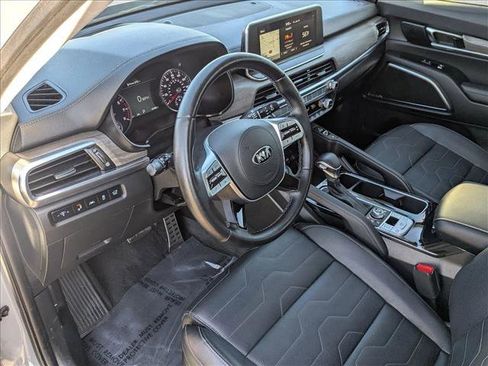 Used 2021 Kia Telluride SX w/ SX Prestige Package image 9
