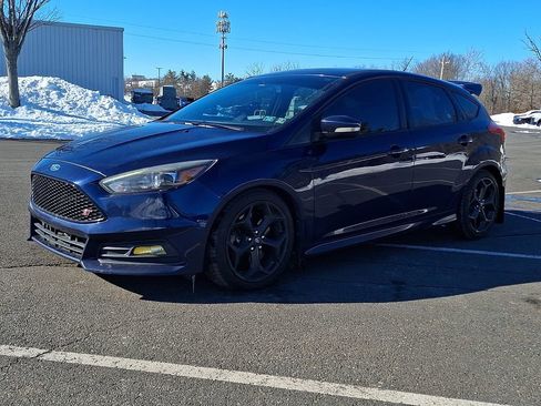 Used 2016 Ford Focus ST w/ Equipment Group 402A image 6