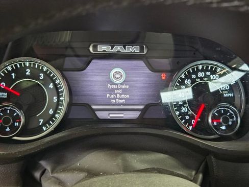 Used 2025 RAM 1500 Laramie AWD/4WD image 6