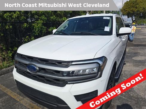 Used 2023 Ford Expedition XLT image 1