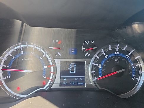 Used 2018 Toyota 4Runner SR5 Premium image 17