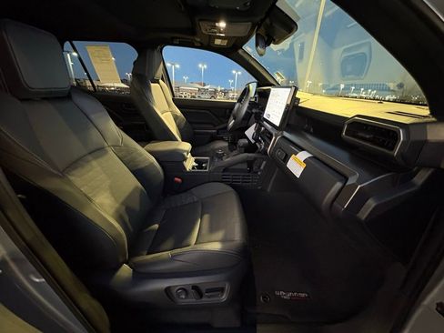 Used 2025 Toyota 4Runner TRD Off-Road Premium image 27