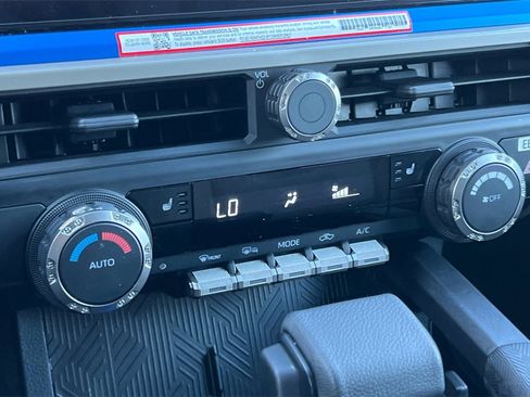 Certified 2025 Toyota Tacoma TRD Off-Road image 23