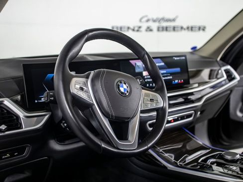 Used 2024 BMW X7 xDrive40i w/ Parking Assistance Package image 19