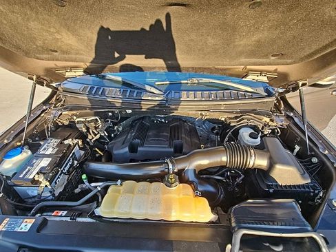 Used 2018 Ford Expedition Limited image 29