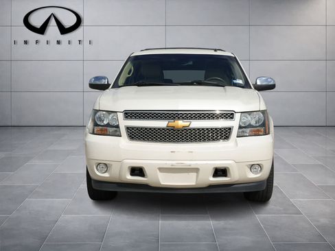 Used 2014 Chevrolet Tahoe LTZ RWD image 2