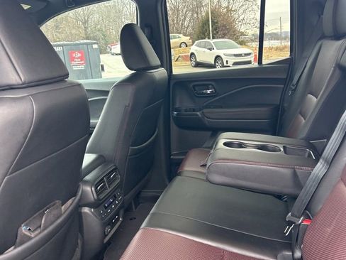 Used 2024 Honda Ridgeline Black Edition image 13