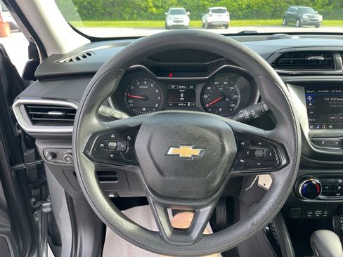 Used 2023 Chevrolet TrailBlazer LS FWD image 10