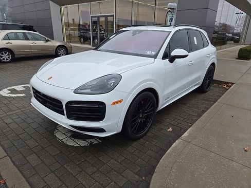 Used 2023 Porsche Cayenne GTS image 1