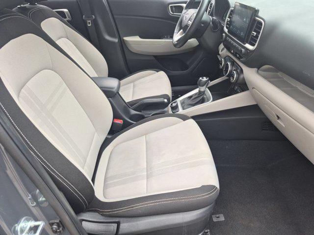 Used 2025 Hyundai Venue SEL FWD image 30