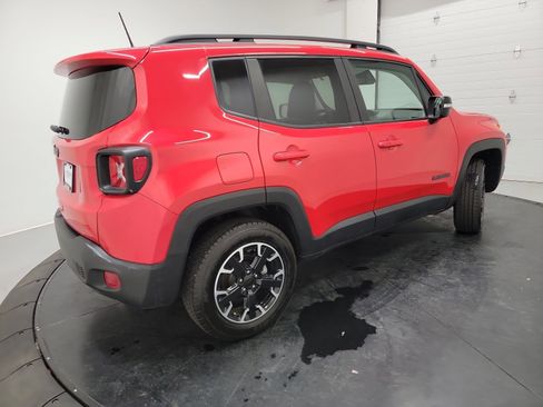 Used 2023 Jeep Renegade Latitude AWD/4WD image 19