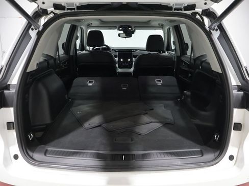 Certified 2023 Jeep Grand Cherokee Limited w/ Black Appearance Package AWD/4WD image 4