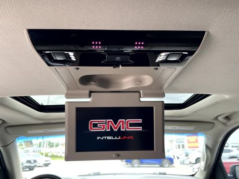 Used 2018 GMC Yukon SLT w/ Premium Edition AWD/4WD image 11