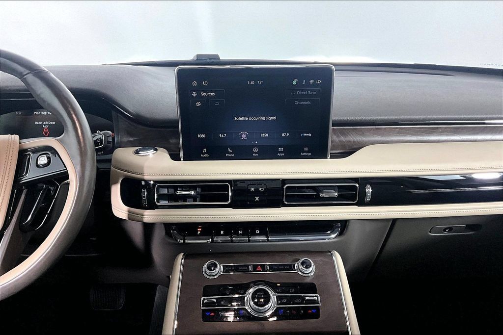 Used 2023 Lincoln Aviator Reserve w/ Equipment Group 201A AWD/4WD image 6