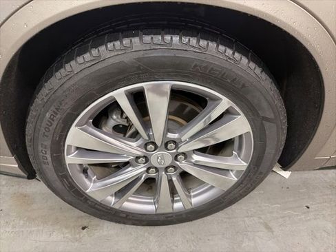 Used 2023 Cadillac XT6 Premium Luxury FWD image 29
