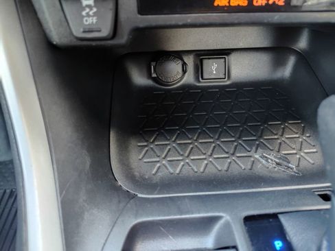 Used 2022 Toyota RAV4 XLE image 6