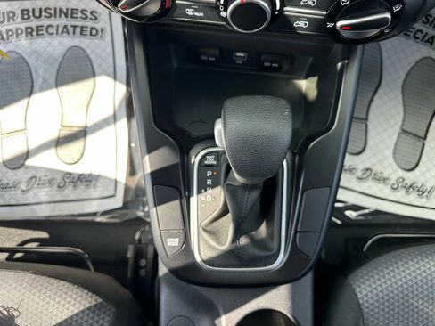 Used 2025 Kia Soul LX w/ LX Technology Package image 26