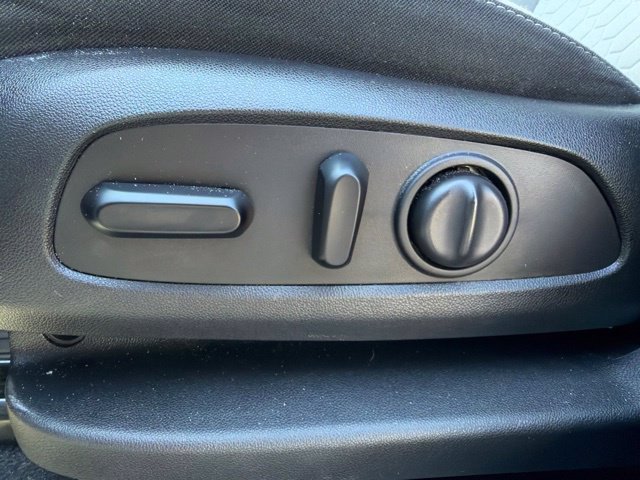 Used 2020 Chevrolet Equinox LT FWD image 30