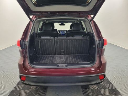 Used 2019 Toyota Highlander XLE AWD/4WD image 29