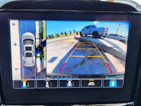 Certified 2023 Chevrolet Traverse RS FWD image 18