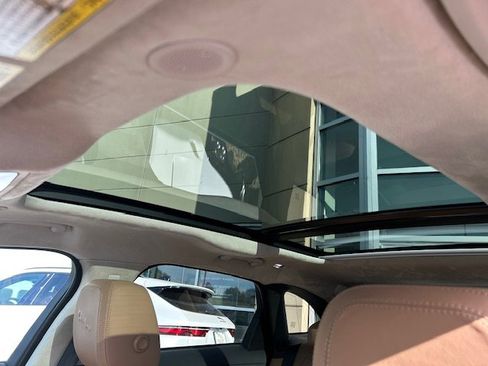 Certified 2022 Jaguar F-PACE S image 17