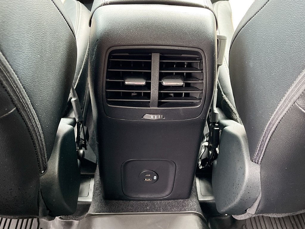 Used 2022 Ford Escape Titanium w/ Titanium Elite Package AWD/4WD image 27