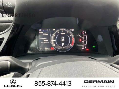 Certified 2025 Lexus ES 350 w/ Premium Package image 17