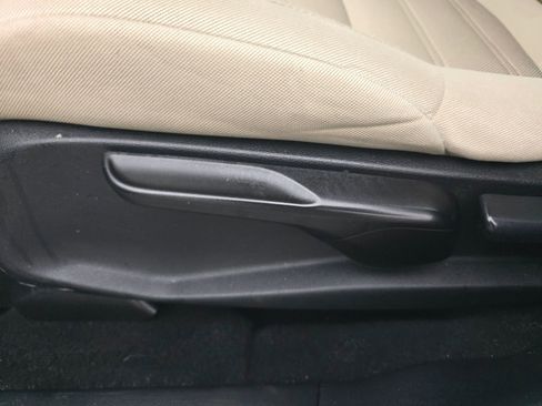 Used 2018 Honda CR-V LX image 10