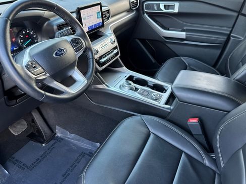 Used 2023 Ford Explorer XLT w/ Equipment Group 202A image 10