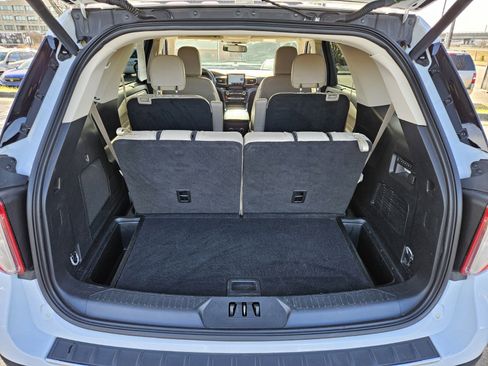 Used 2023 Ford Explorer Limited w/ Equipment Group 301A image 17