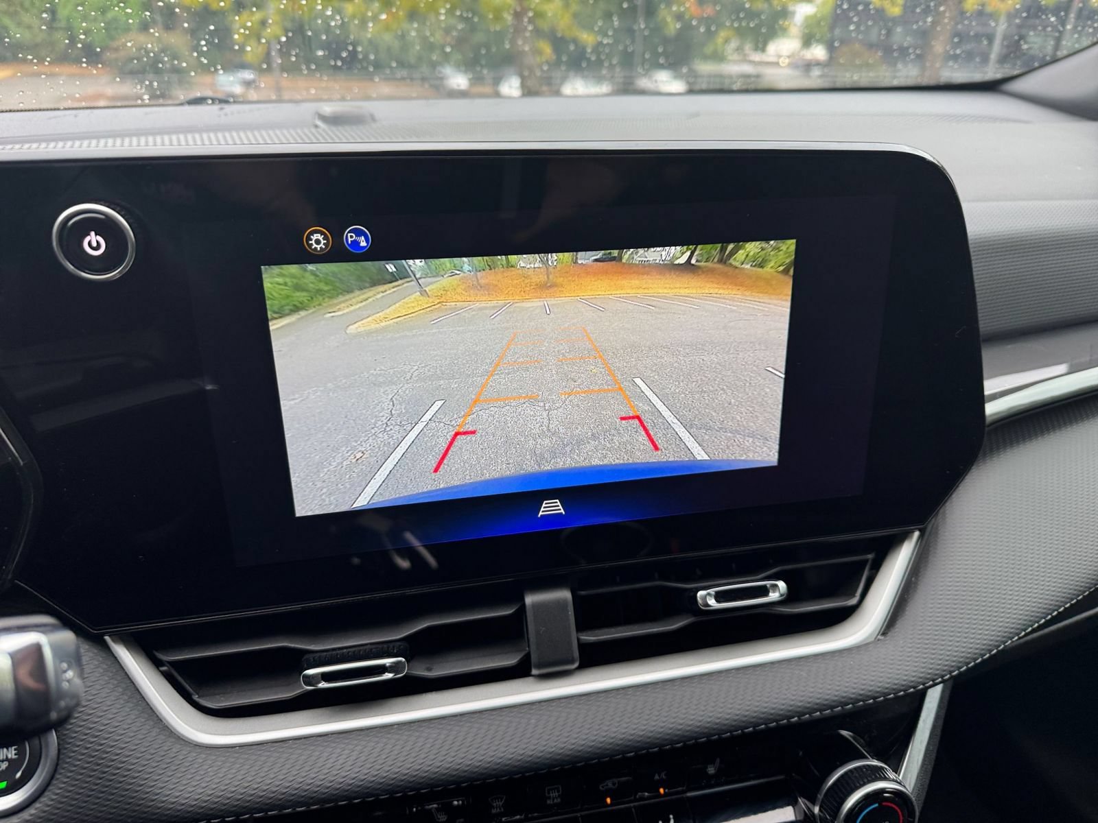 Used 2025 Chevrolet Equinox LT FWD image 24