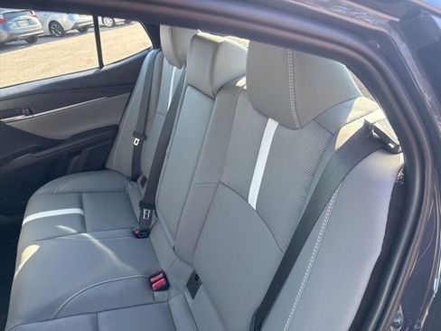 Used 2025 Toyota Camry SE image 18