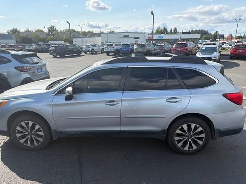 Used 2017 Subaru Outback 3.6R Limited AWD/4WD image 6