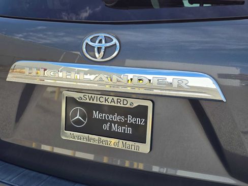 Used 2011 Toyota Highlander 2WD w/ Tow Pkg image 13