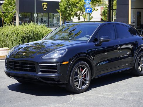 Used 2021 Porsche Cayenne GTS image 2