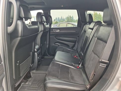 Used 2017 Jeep Grand Cherokee Altitude AWD/4WD image 25