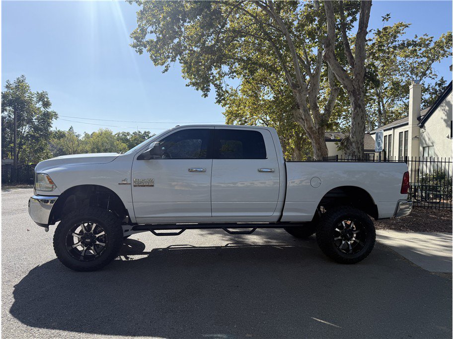 Used 2014 RAM 2500 SLT AWD/4WD image 2