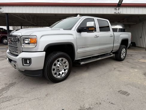 Used 2019 GMC Sierra 2500 Denali w/ Duramax Plus Package image 26