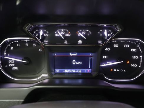 Used 2020 GMC Sierra 1500 SLE w/ SLE Value Package image 8