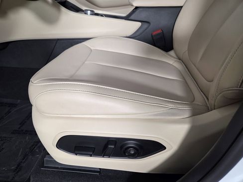 Certified 2025 Jeep Grand Cherokee Limited image 26