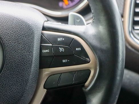 Used 2017 Jeep Grand Cherokee Laredo RWD image 28