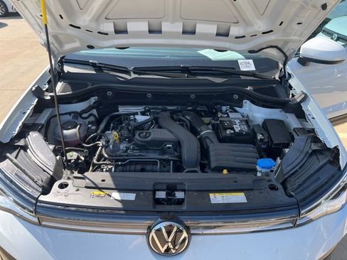 Used 2025 Volkswagen Taos SEL image 10
