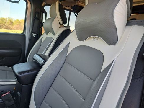 Used 2020 Jeep Wrangler Unlimited Sport S image 17