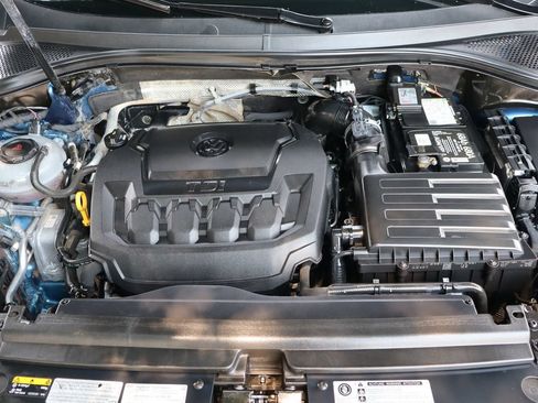 Used 2018 Volkswagen Tiguan SE AWD/4WD image 40