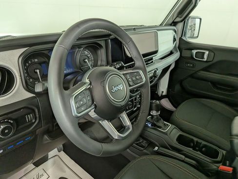 Certified 2025 Jeep Wrangler Unlimited Sahara image 19